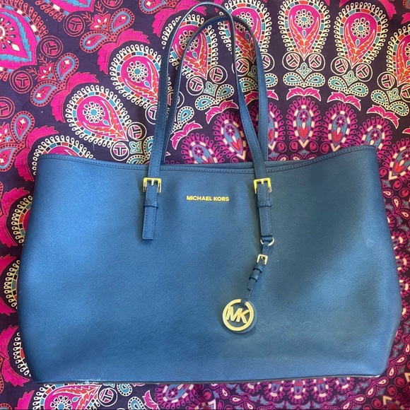 Michael Kors Handbags - Michael Kors Large Purse Blue Jet Set Tote Bag Zip